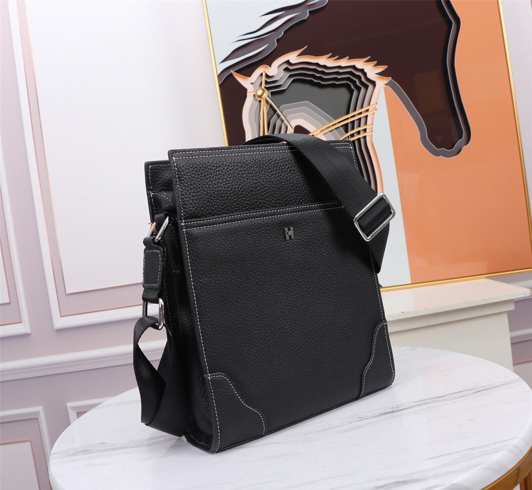 2XH304B  Fashionable leather bag 