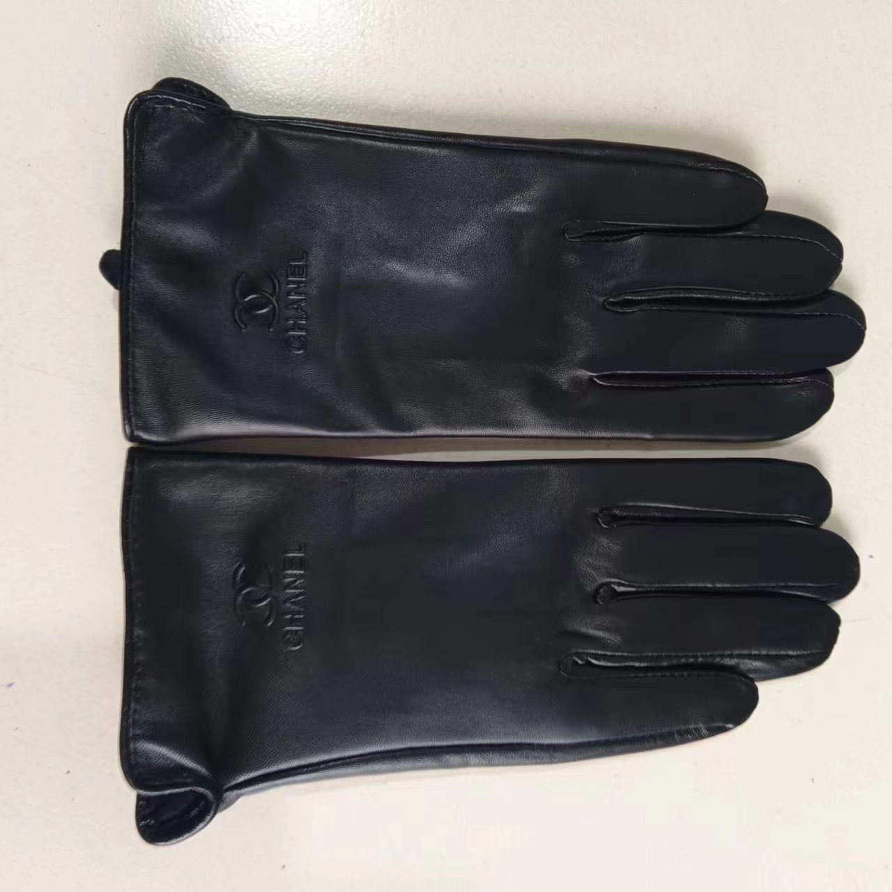 24C88S   Fashion gloves