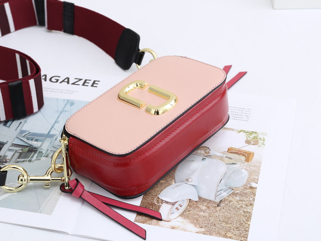 1XA31B  Fashionable leather bag 