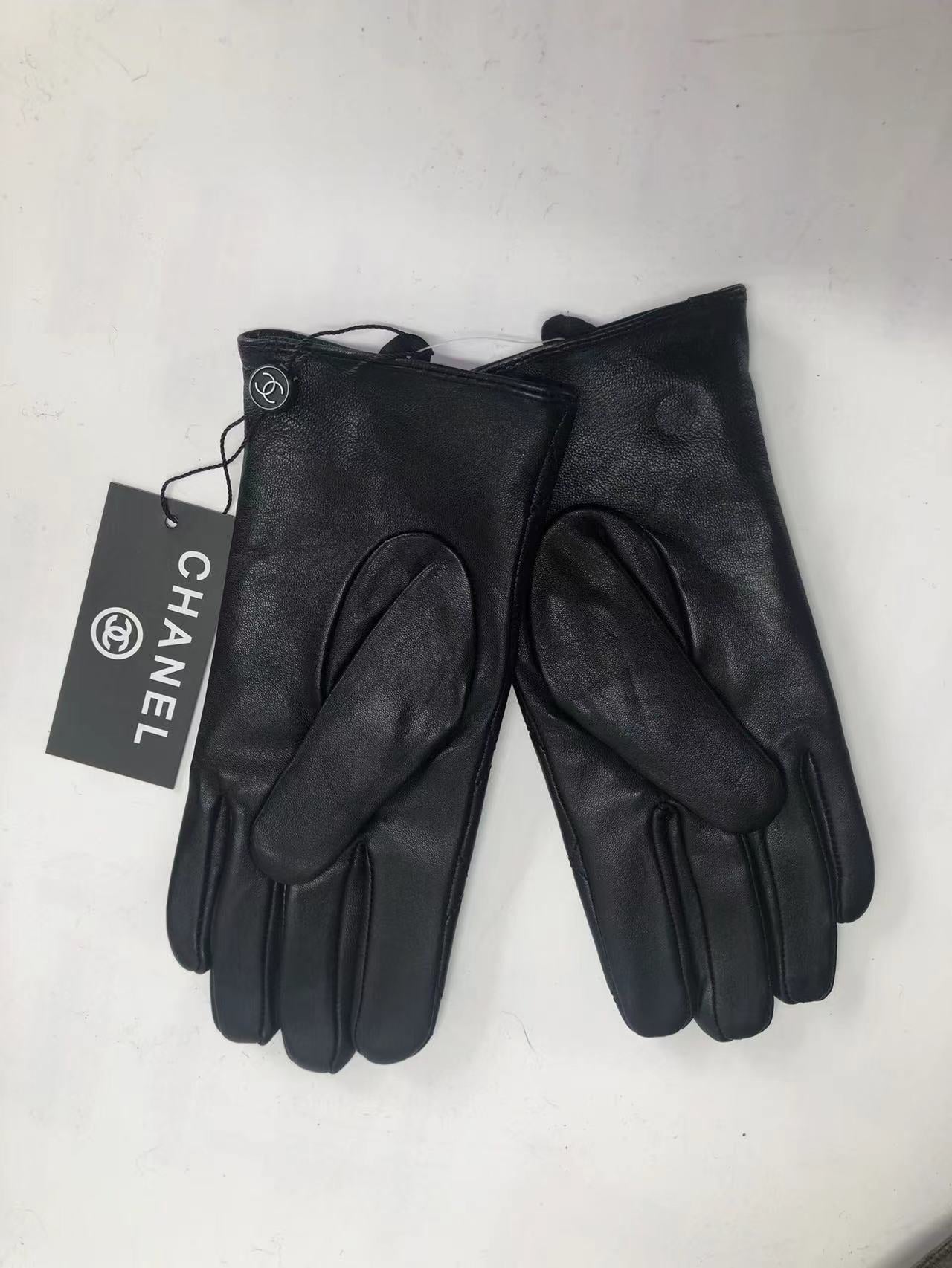 24C75S   Fashion gloves