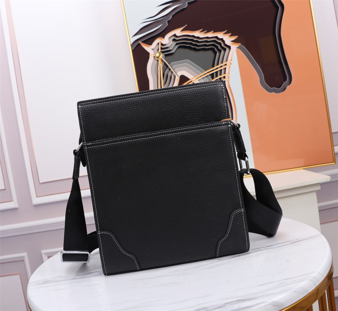 2XH304B  Fashionable leather bag 