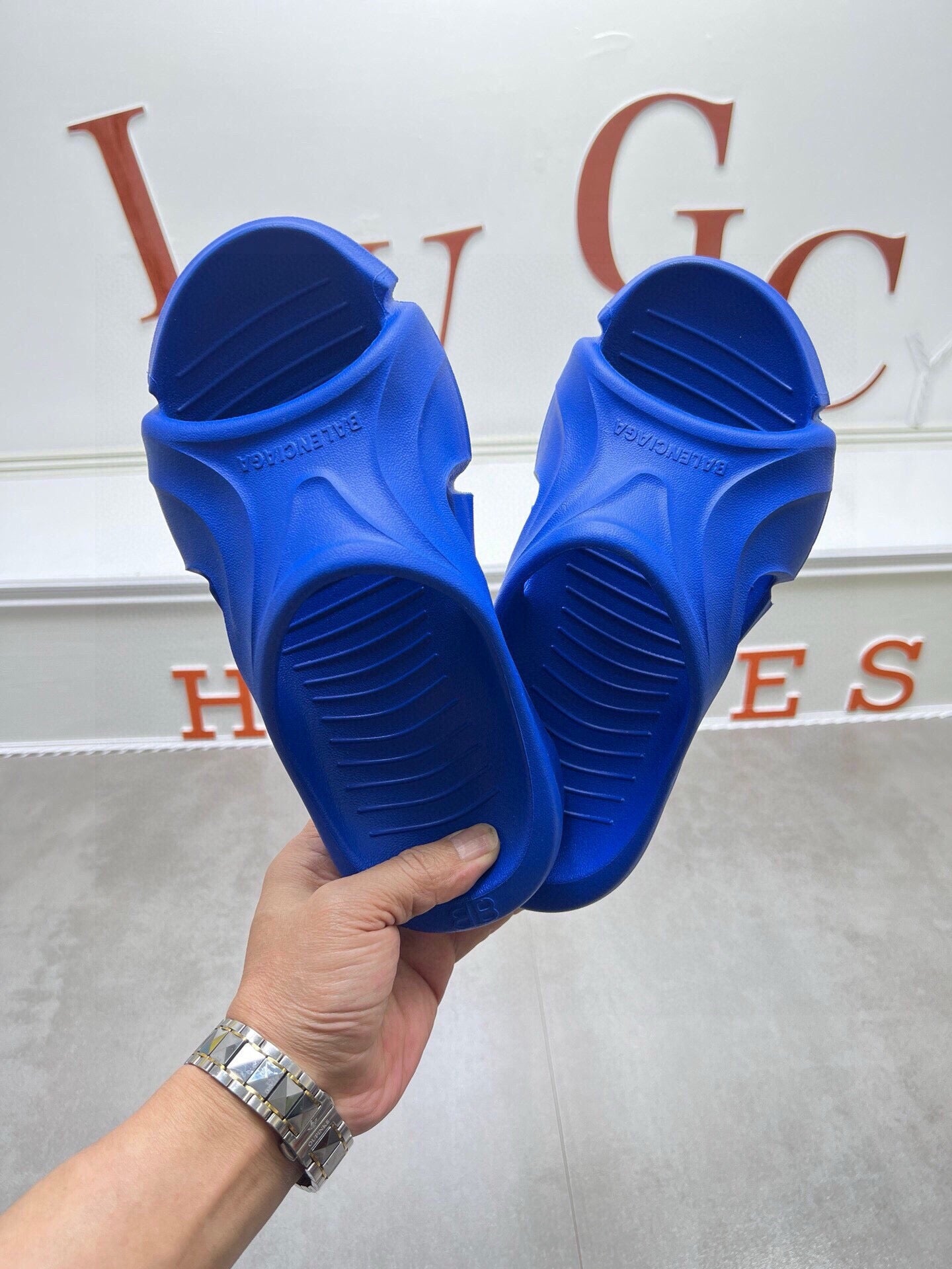 54J40Z     fashion slippers