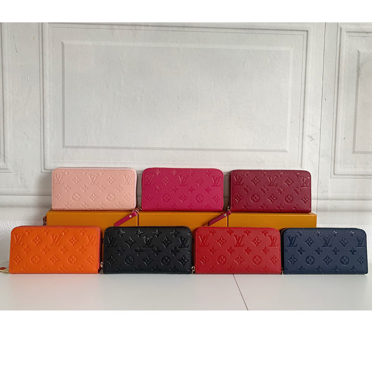 1E06B  Fashionable leather wallets