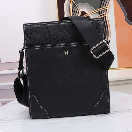 2XH304B  Fashionable leather bag 