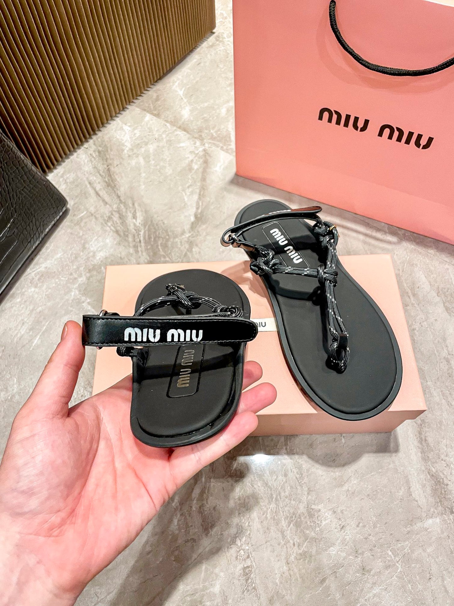 14A170Z  fashion sandals