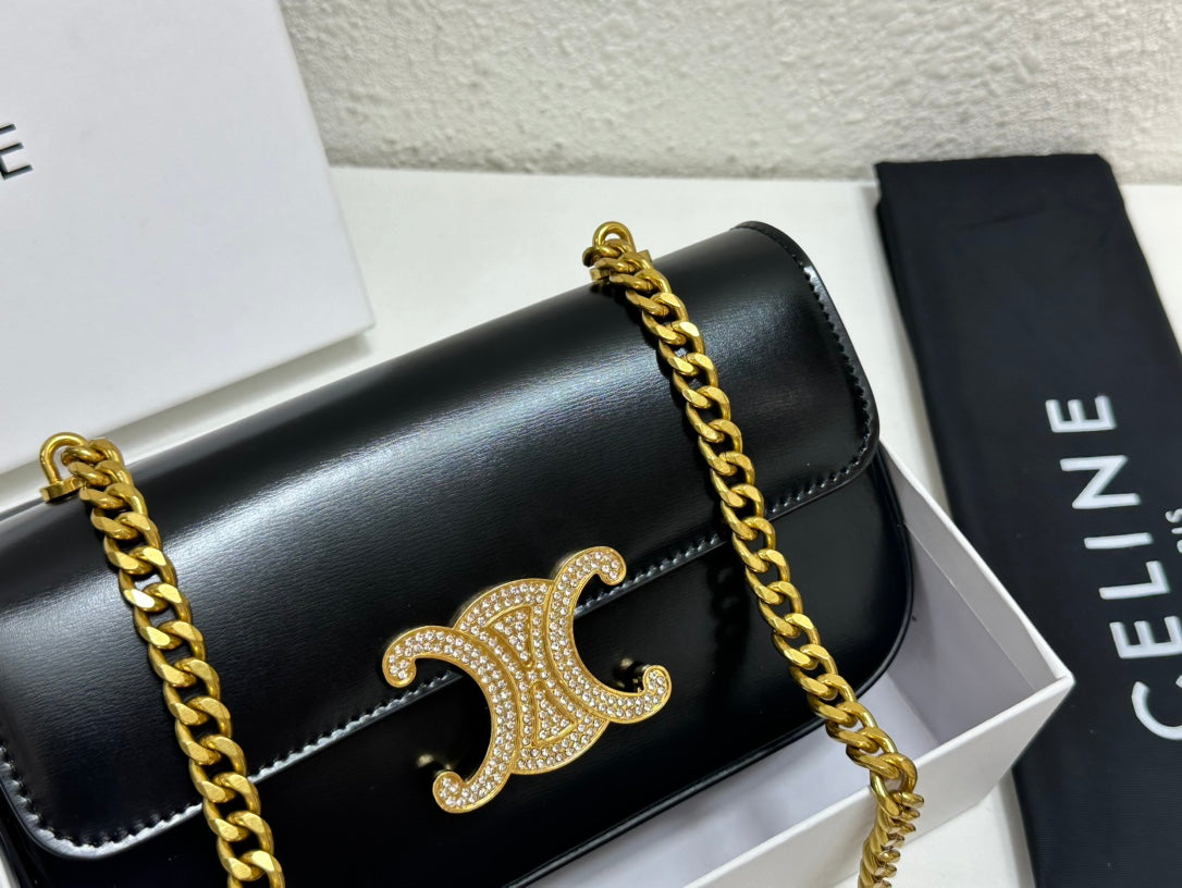 1XCL286B  Fashionable leather bag 