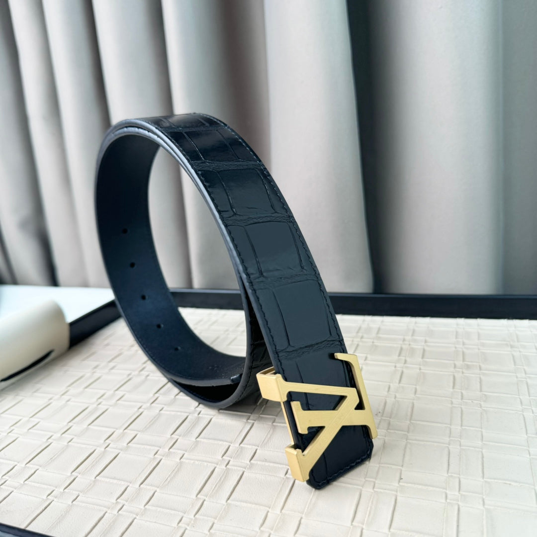 14E24P   (High quality leather belt With full package)