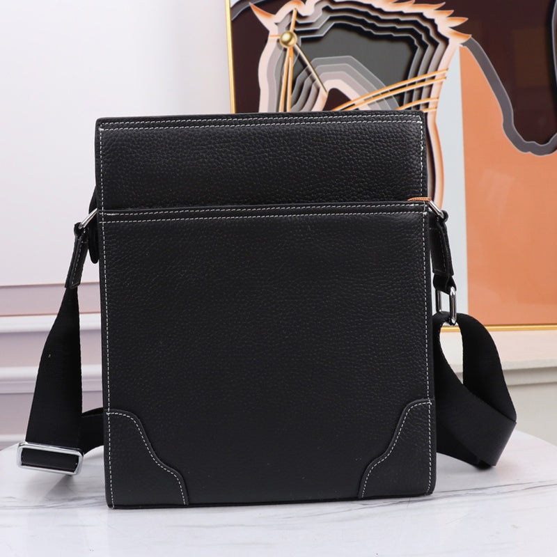 2XH304B  Fashionable leather bag 