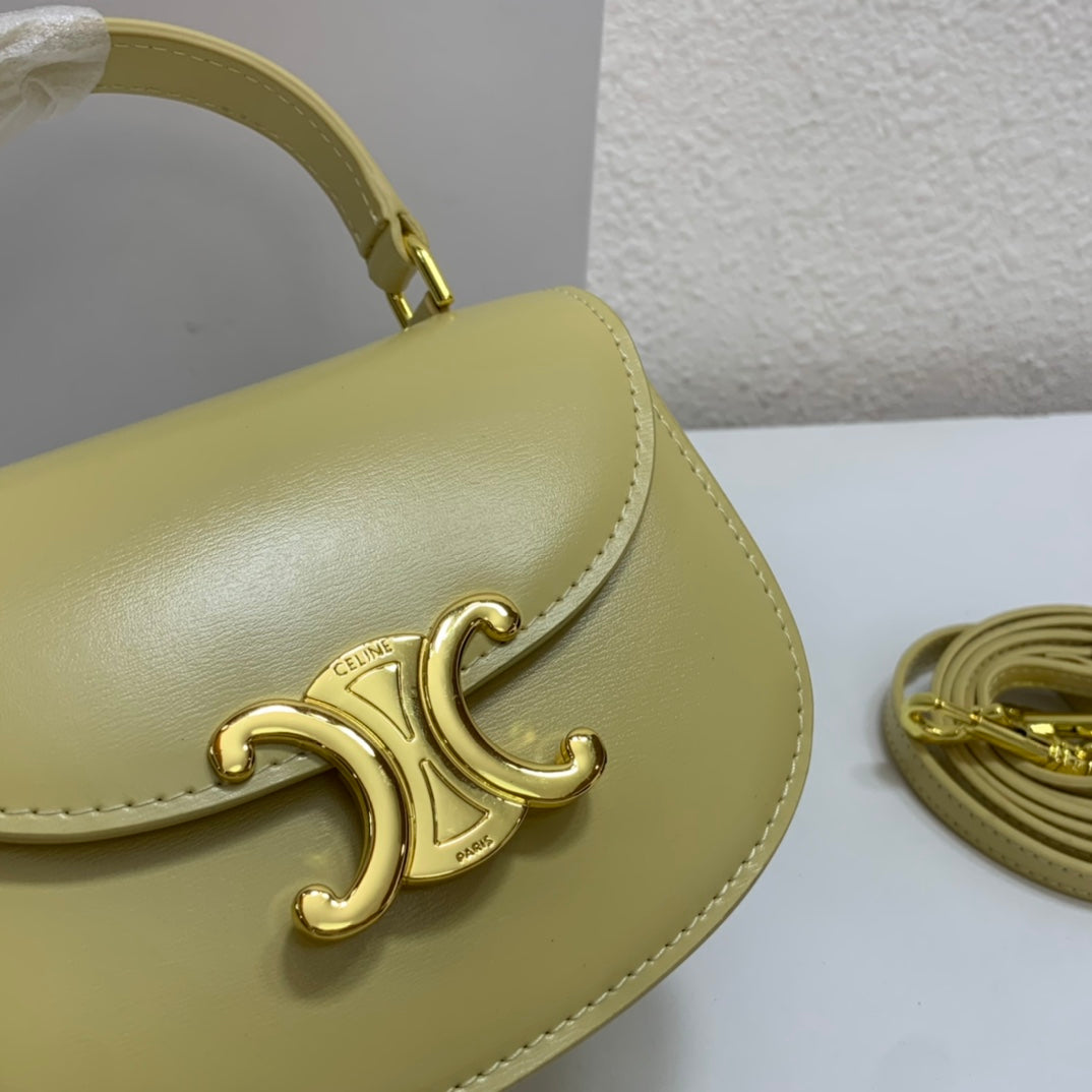 1XCL40B  Fashionable leather bag 