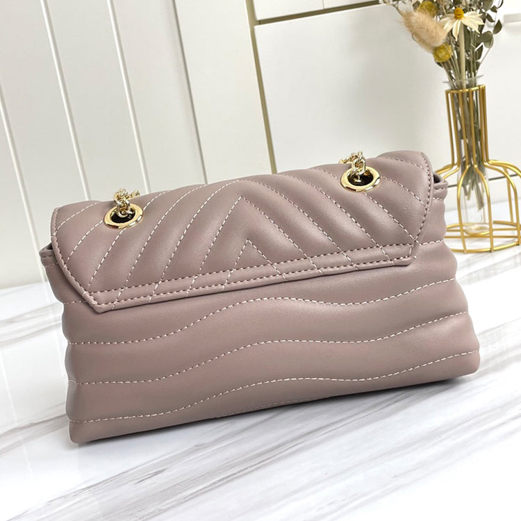 AE028B  Fashionable leather bag 