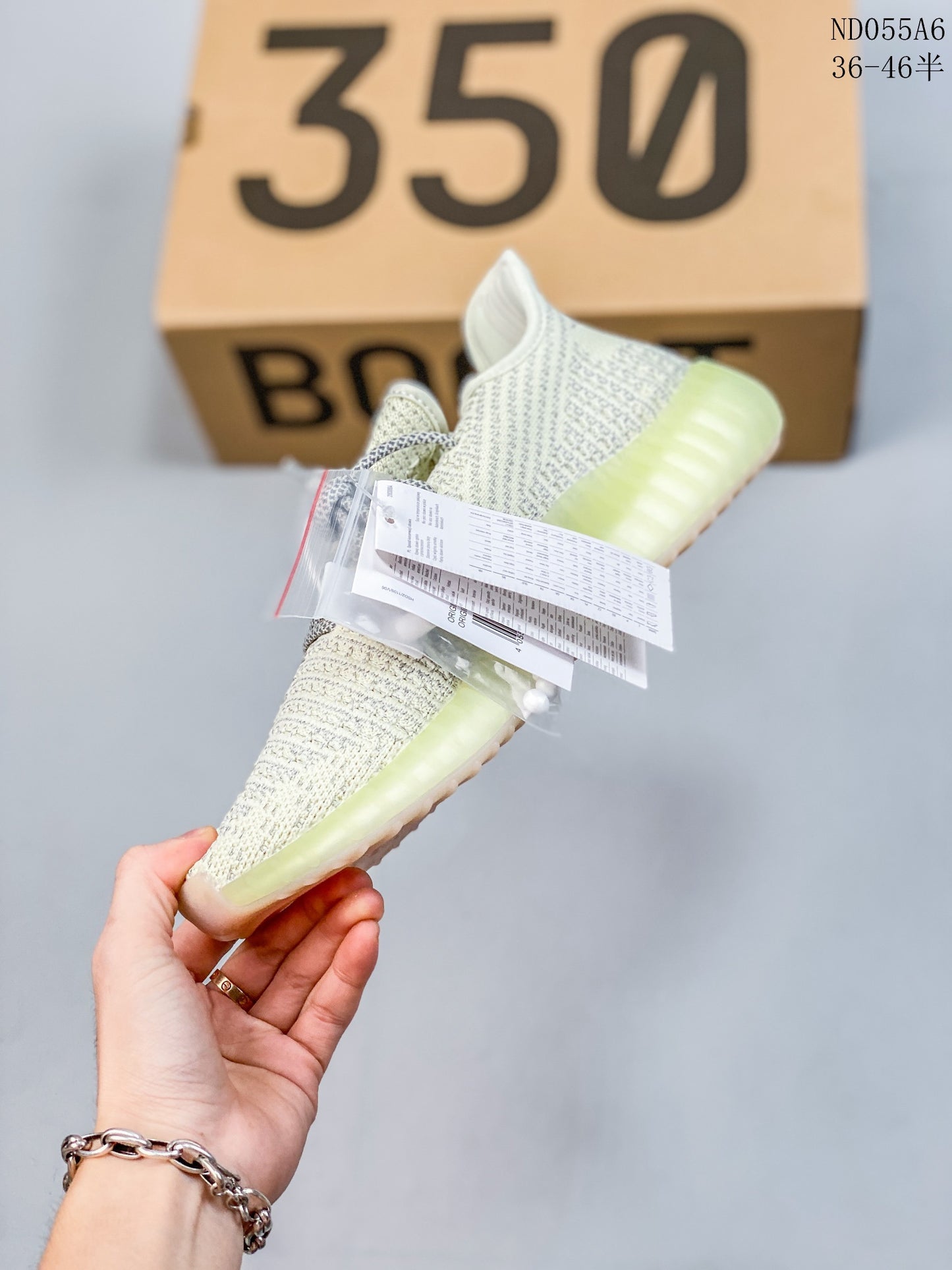 4YA74Z  Yeezy Fashion Sneakers (No Box, August-October Big Sale)