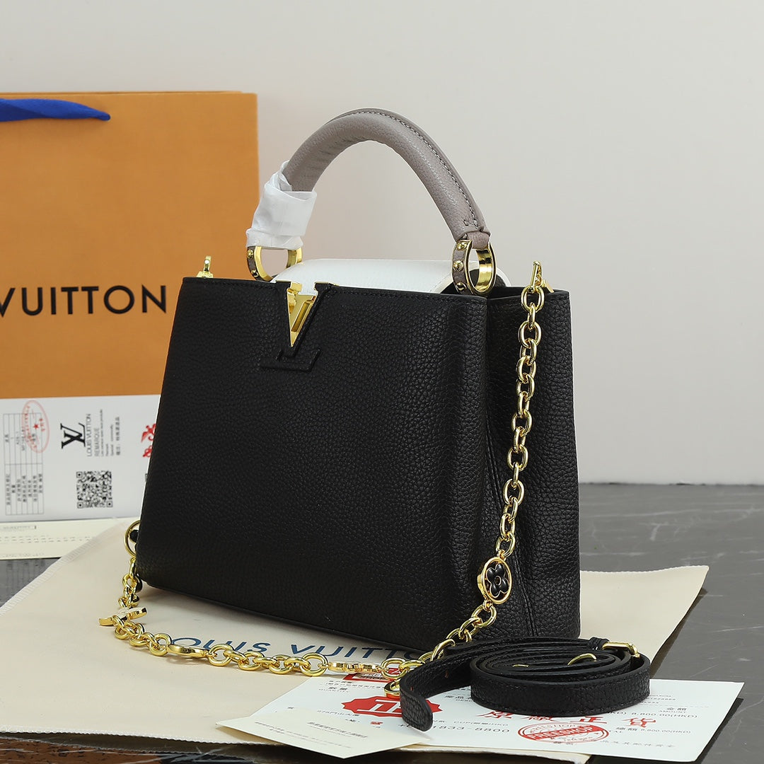 1XE182B  Fashionable leather bag 