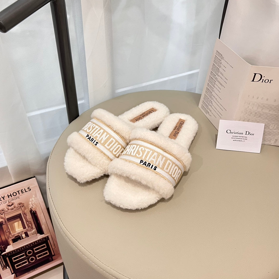 1JD4Z  Fashion Slippers