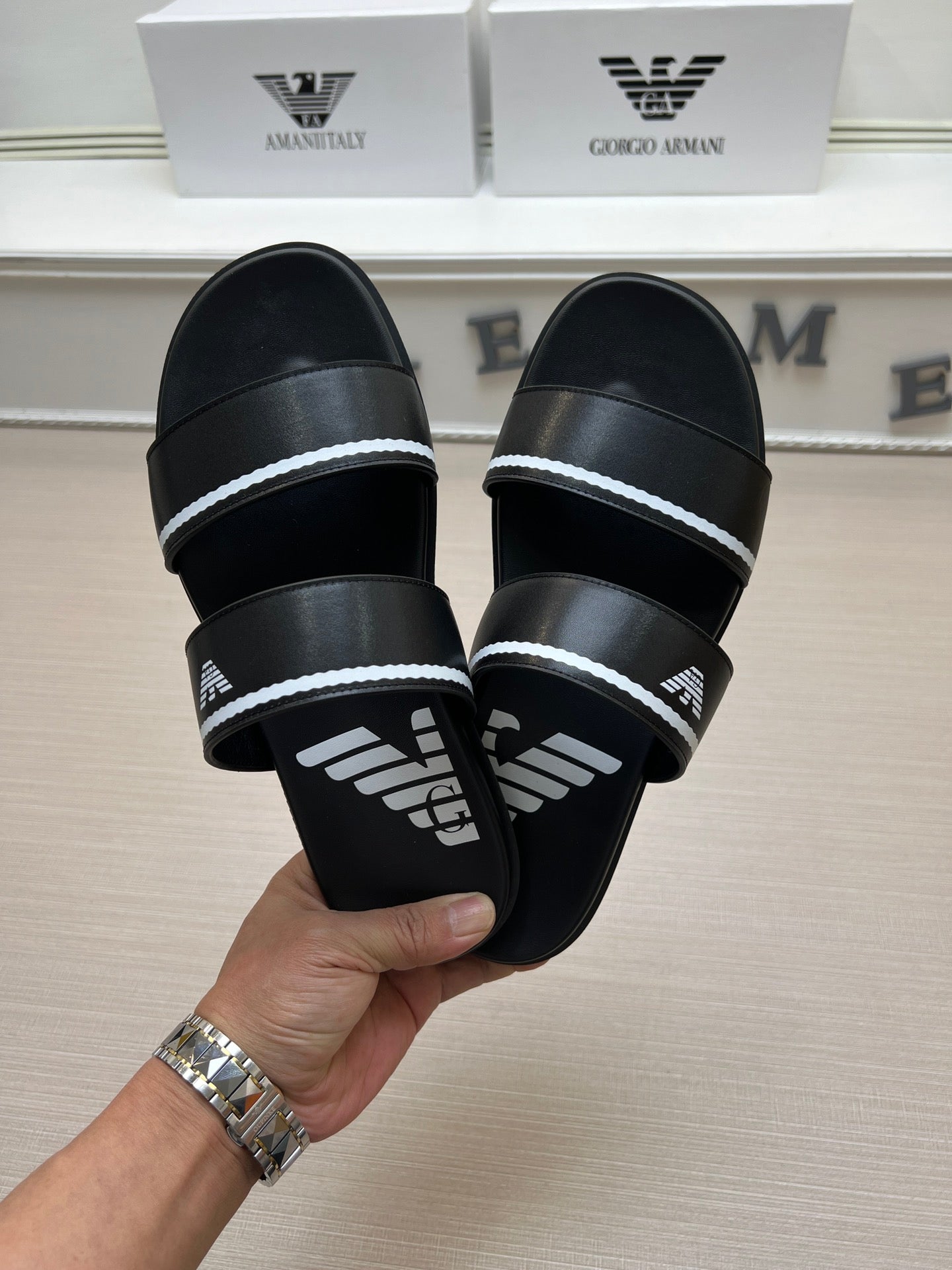 54A102Z    fashion  slippers