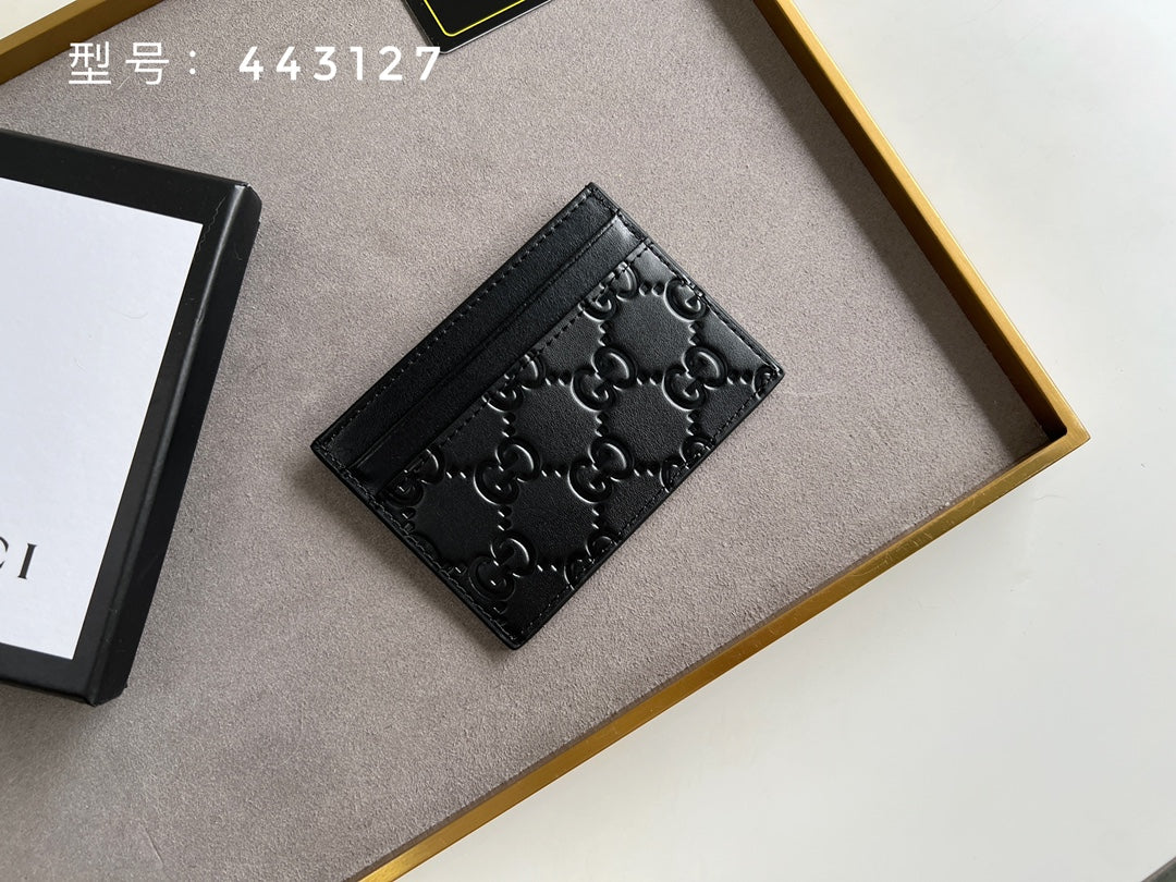 1XB383B  Fashionable leather wallets