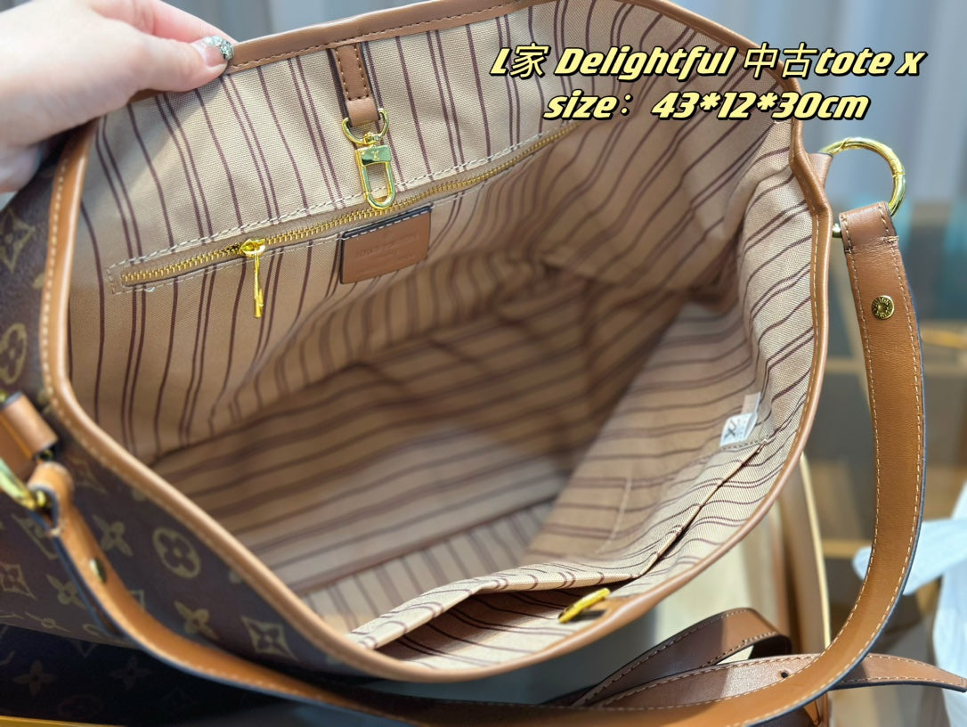 6XE213B (  Fashionable leather bag )