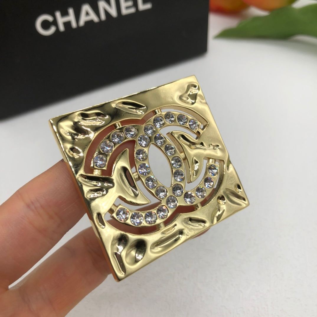 14C885X   Fashion Brooch