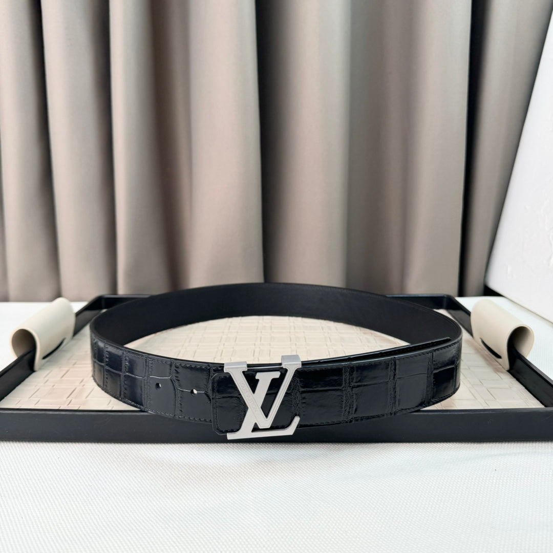 14E24P   (High quality leather belt With full package)