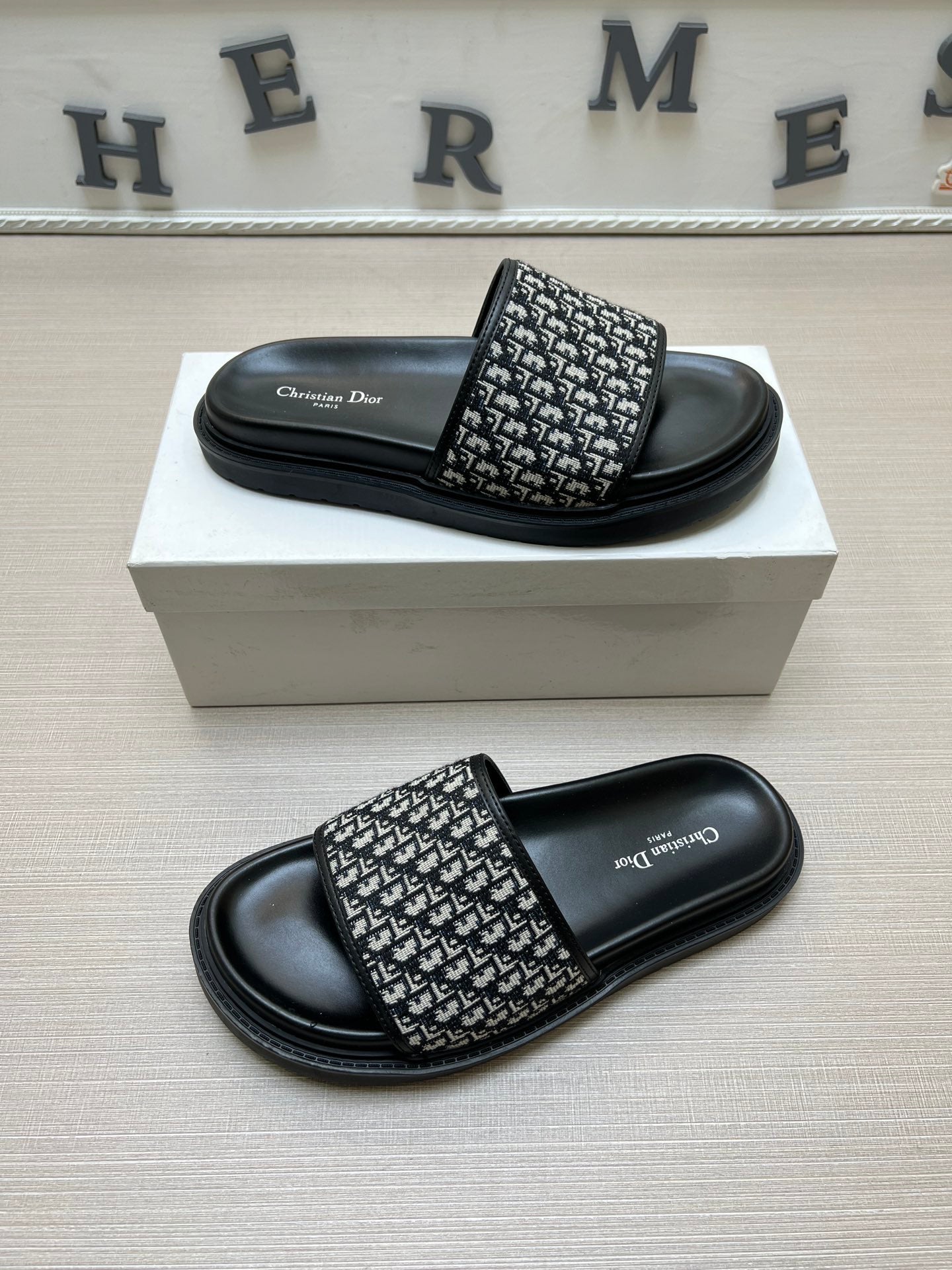 54D114Z   fashion  slippers