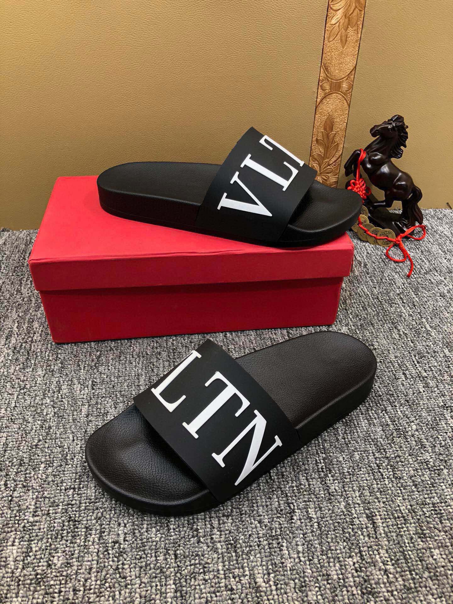 54VL52Z    fashion  slippers