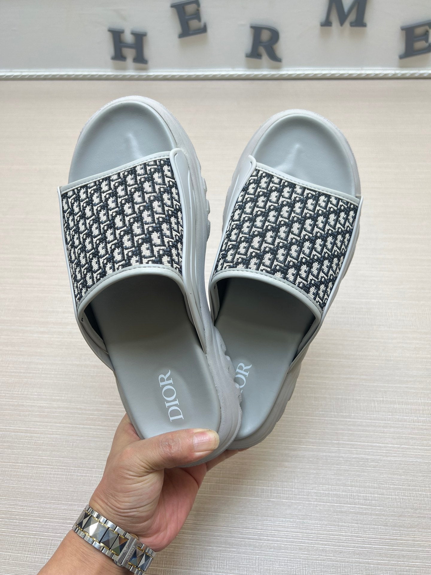 54D8Z   fashion  slippers