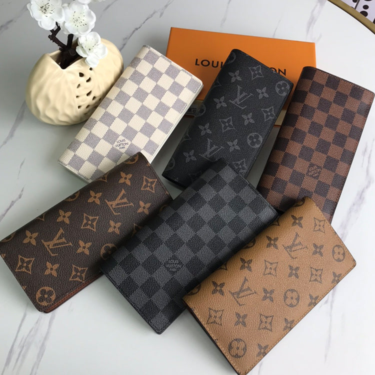 E2B  Fashionable leather wallets