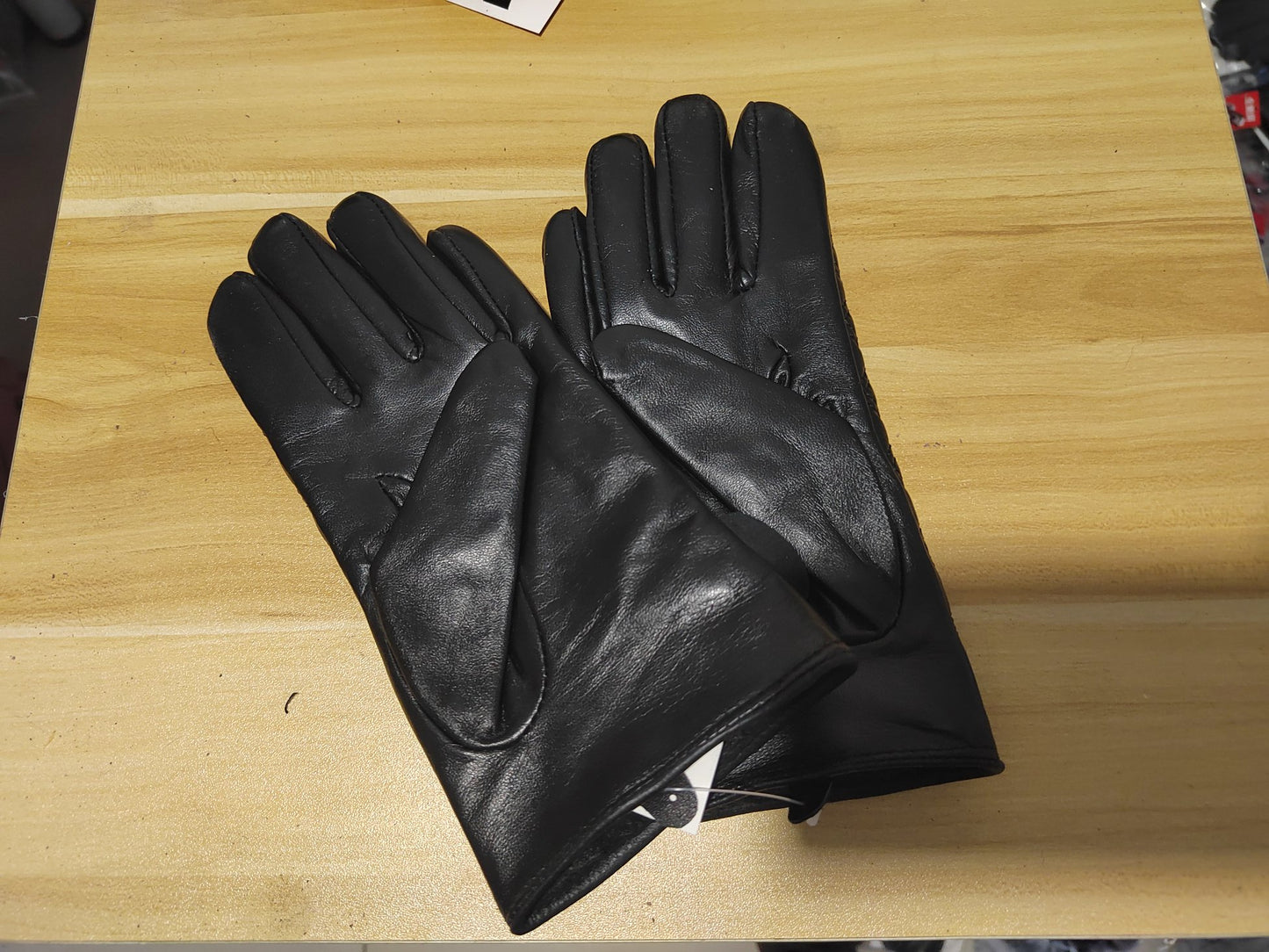 24C79S   Fashion gloves