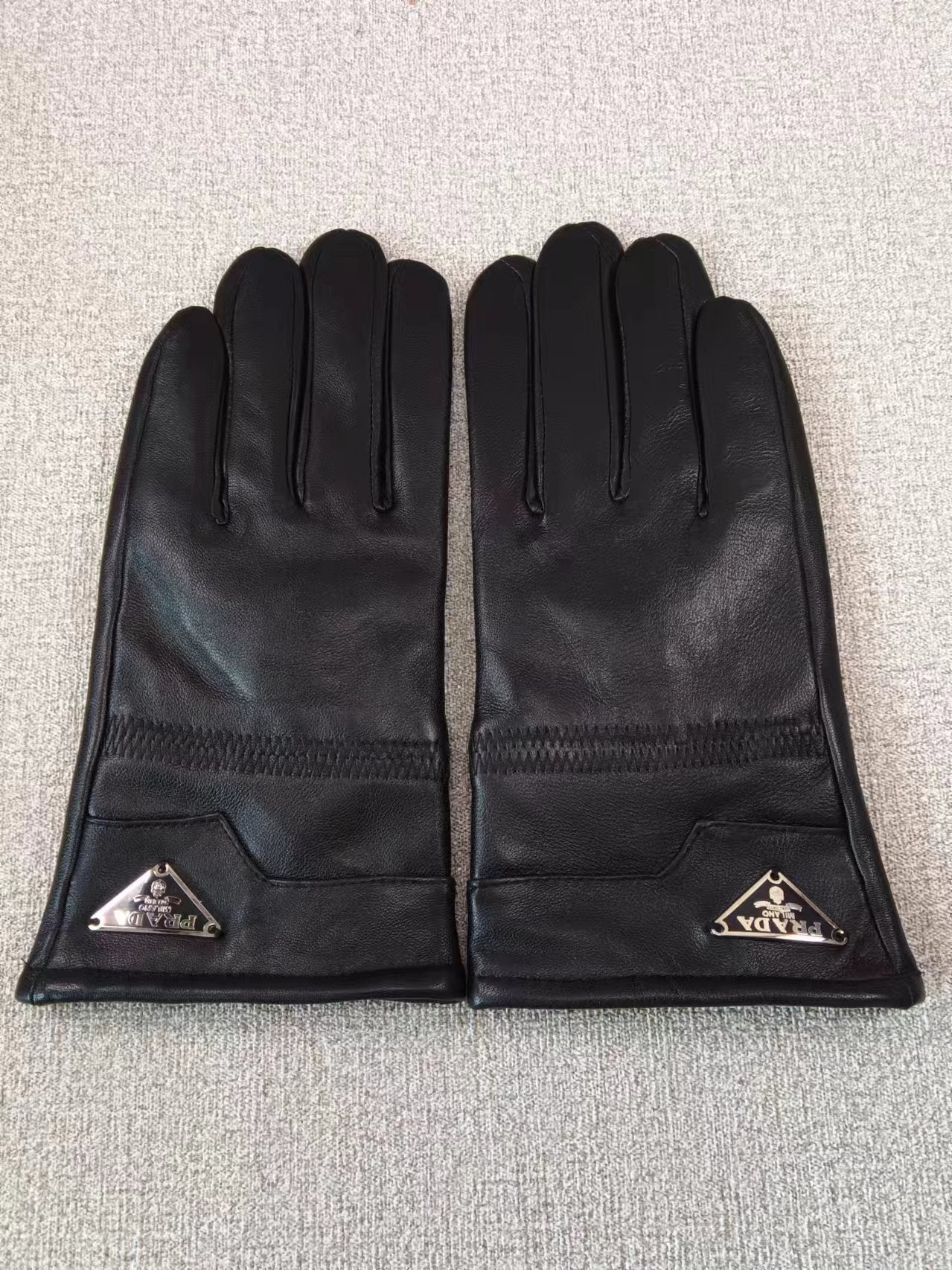 24PD110S   Fashion gloves