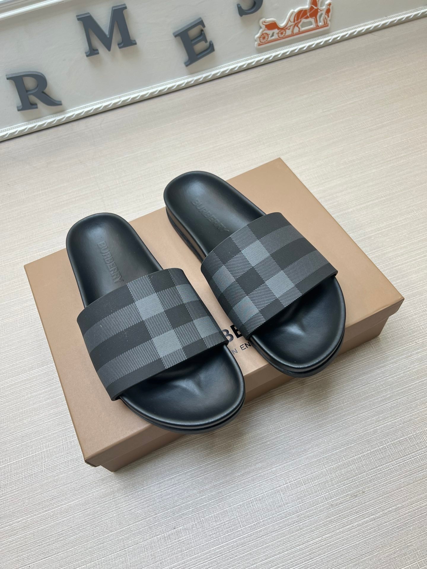 54R119Z  fashion  slippers