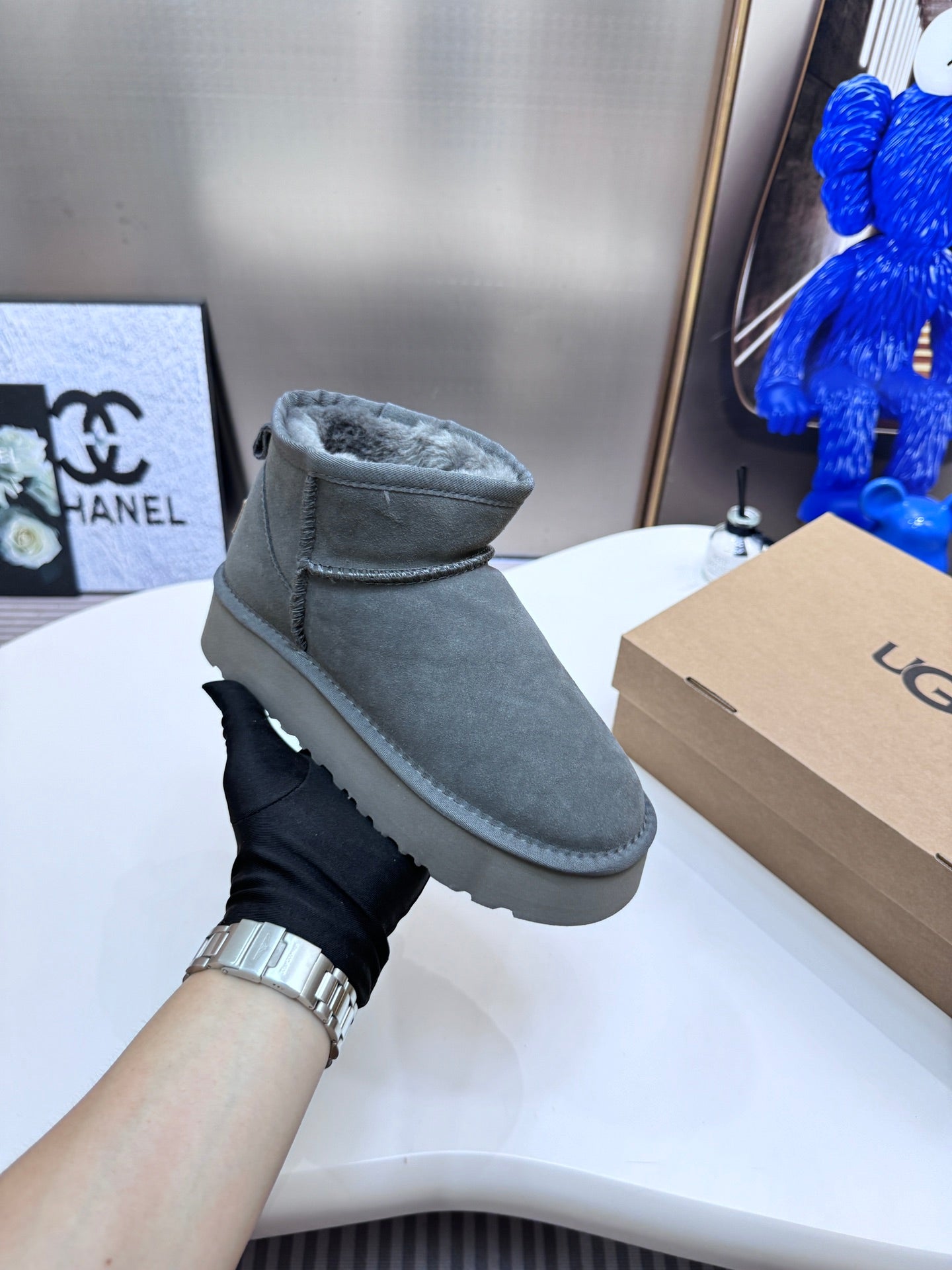 1LU9Z Fashionable snow boots