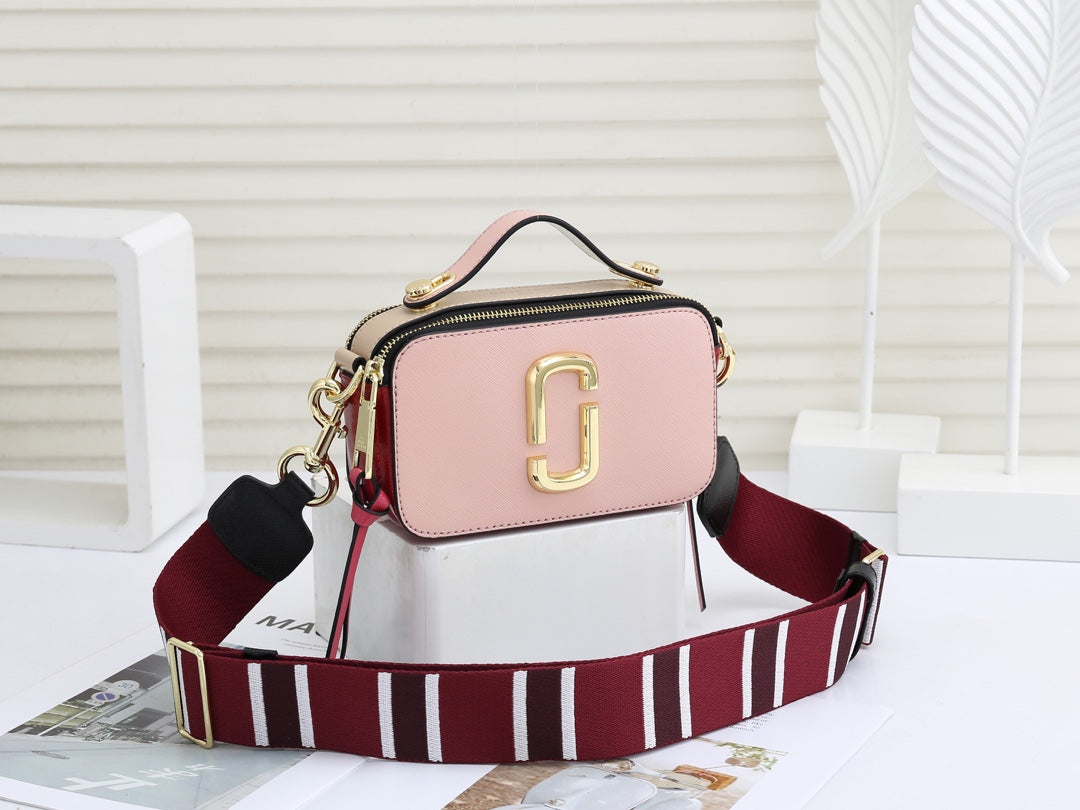 1XA31B  Fashionable leather bag 