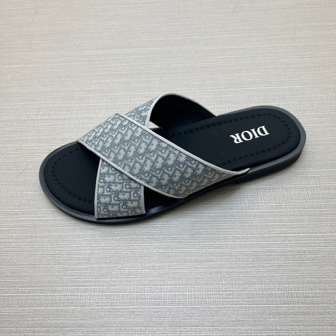 54D81Z   fashion  slippers