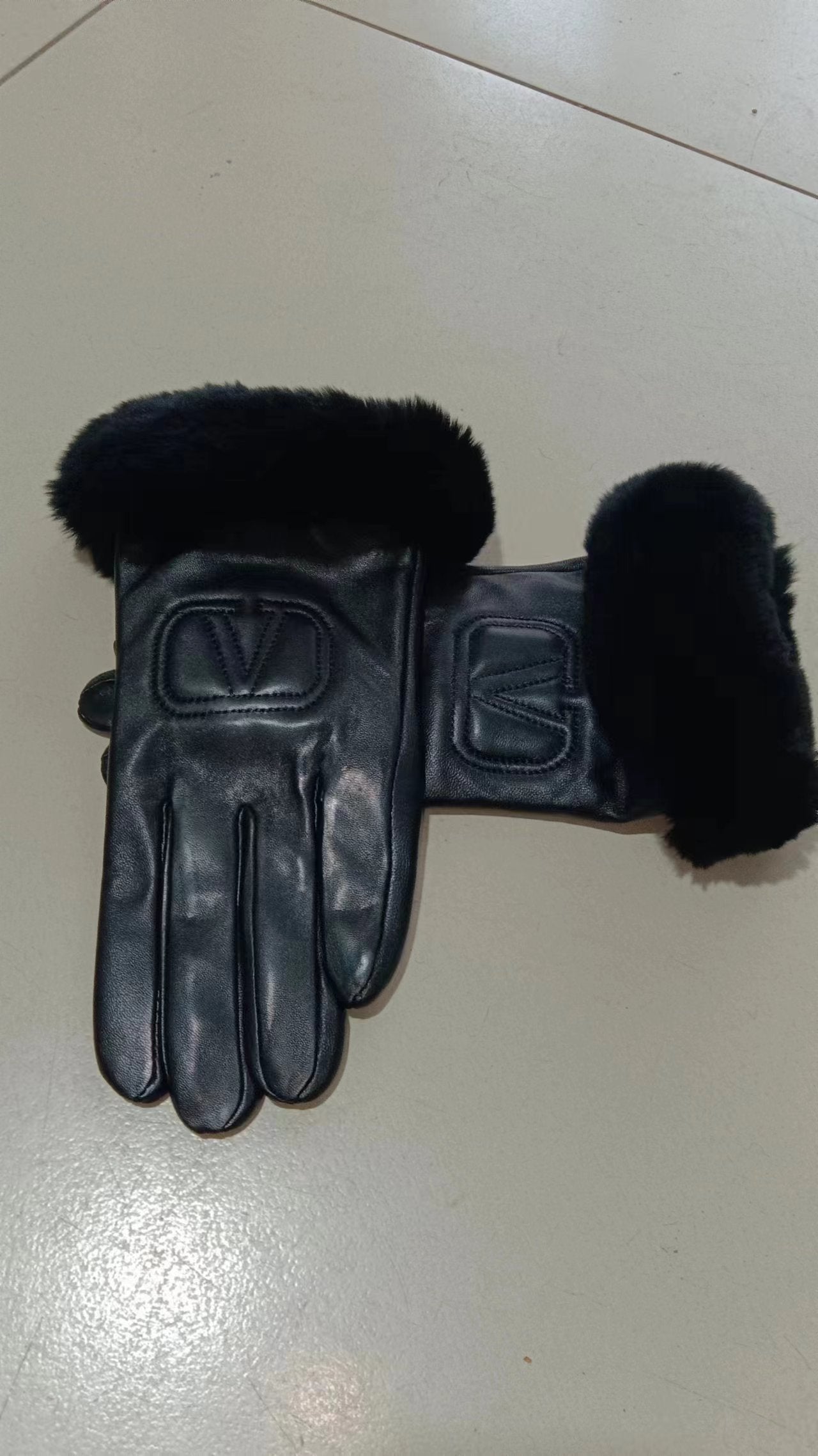 24VL111S   Fashion gloves