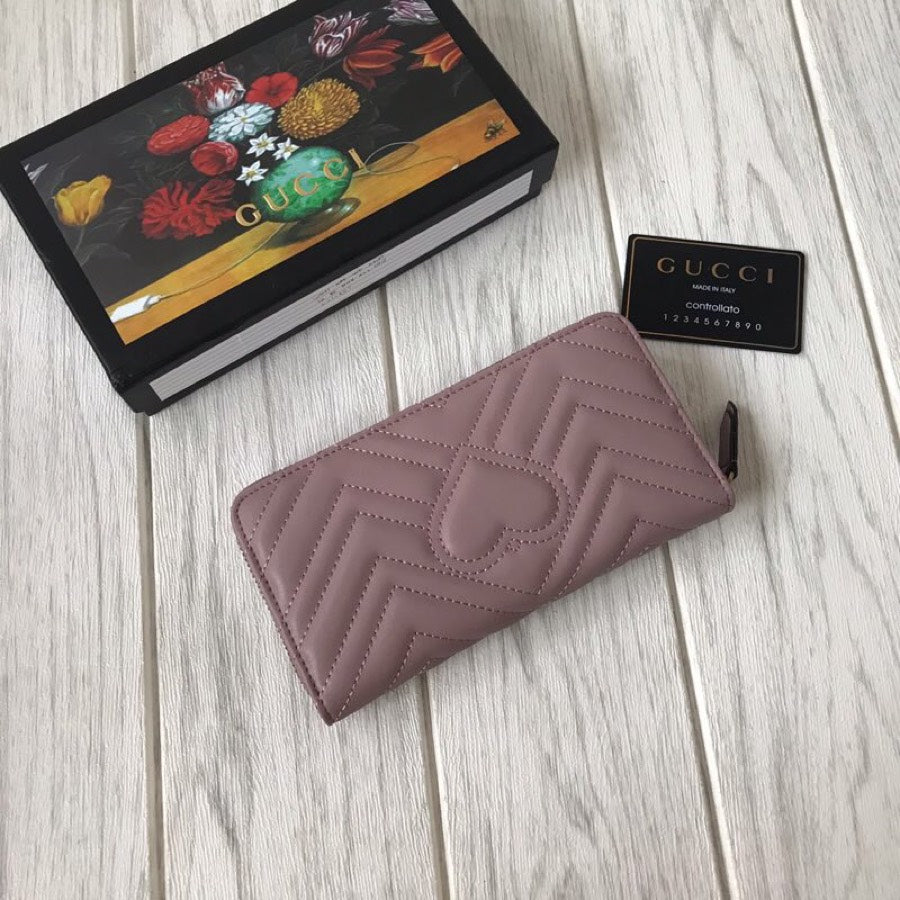 1XB81B  Fashionable leather wallets