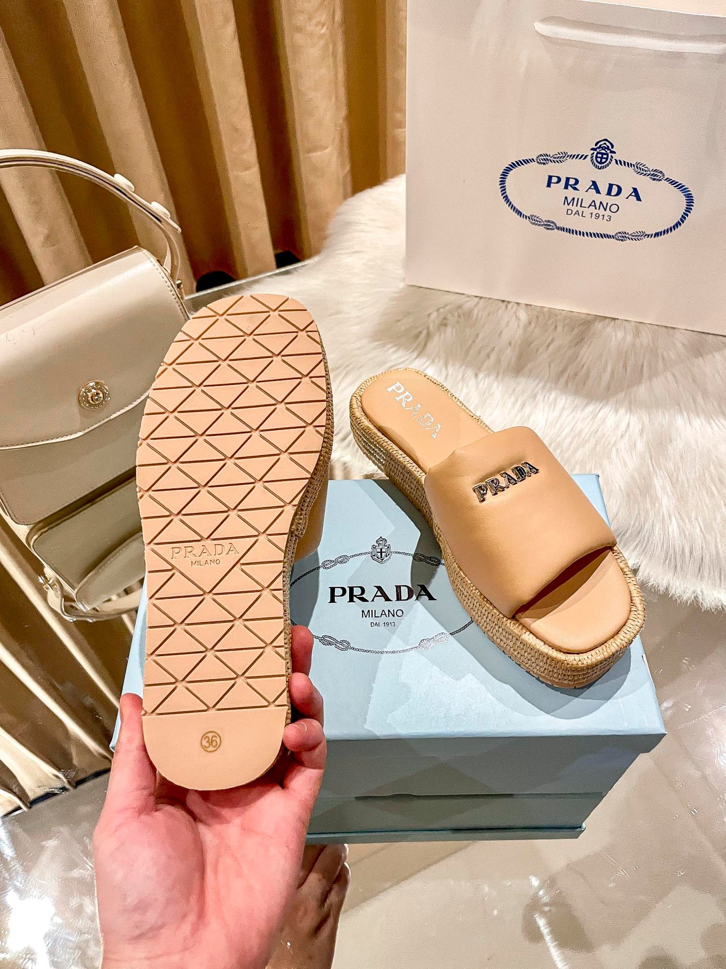 14PD176Z  fashion Slippers