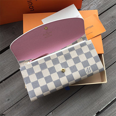 3E17B  Fashionable leather wallets