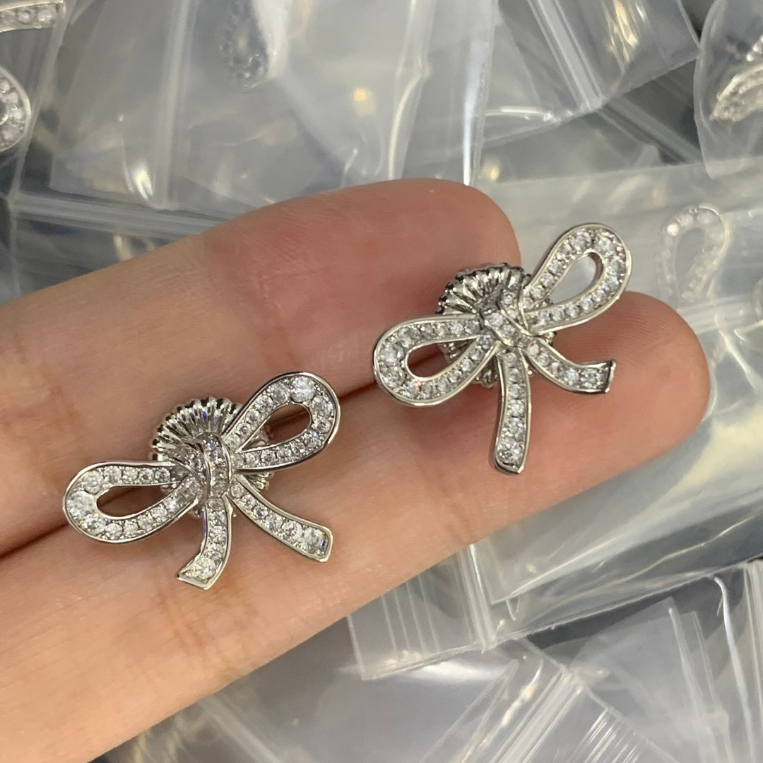 84A29E  Fashionable and high quality Earrings