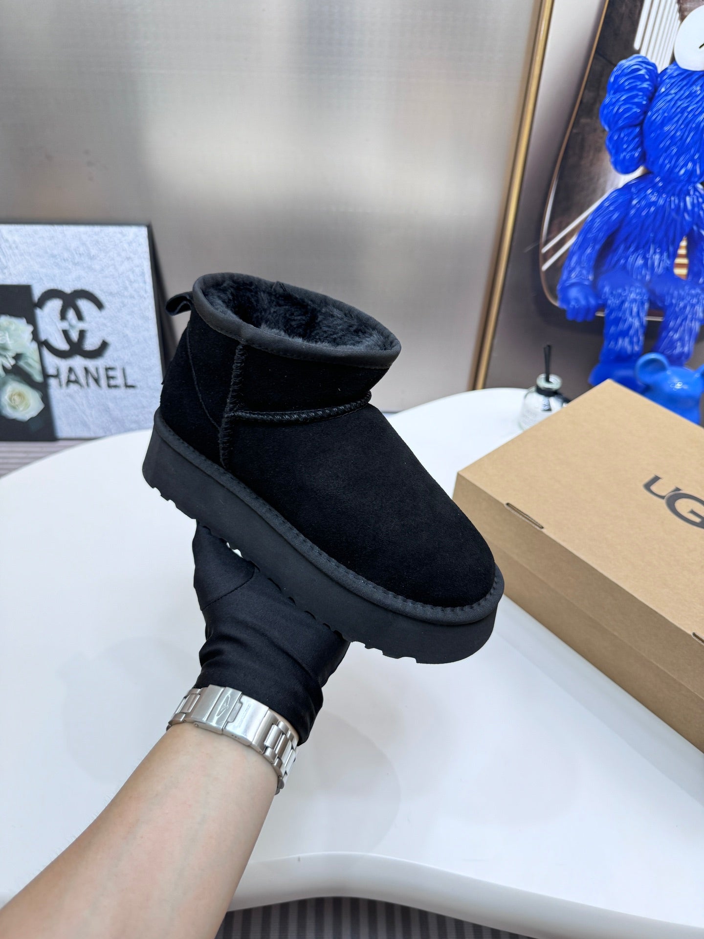 1LU9Z Fashionable snow boots