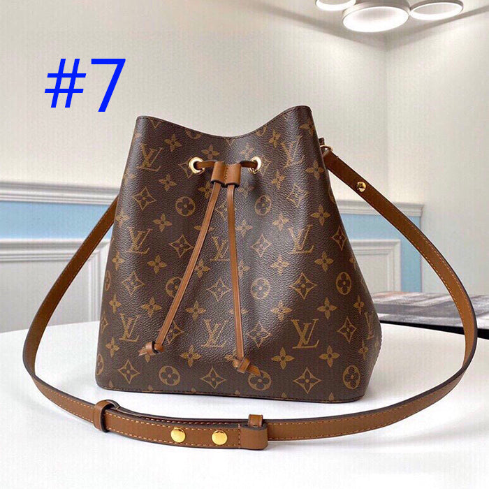 3E81B  Fashionable leather bag 