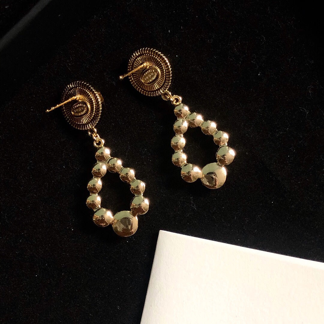 14C79E  Fashionable and high quality earrings