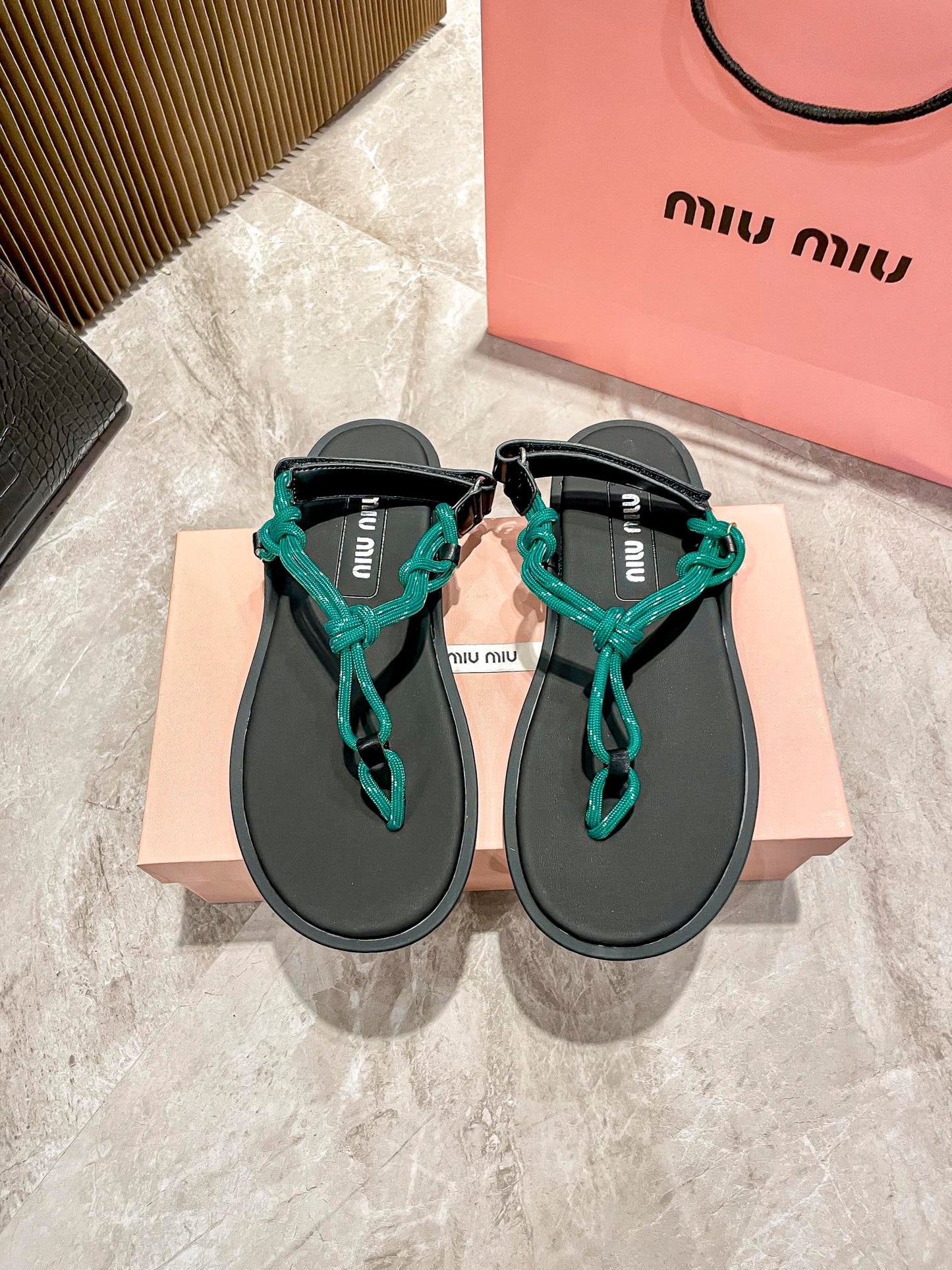 14A170Z  fashion sandals