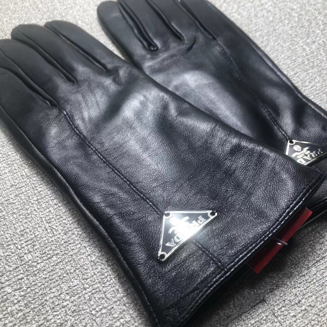 24PD83S   Fashion gloves