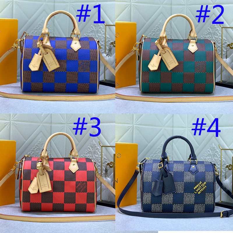 2XE269B  Fashionable leather bag 