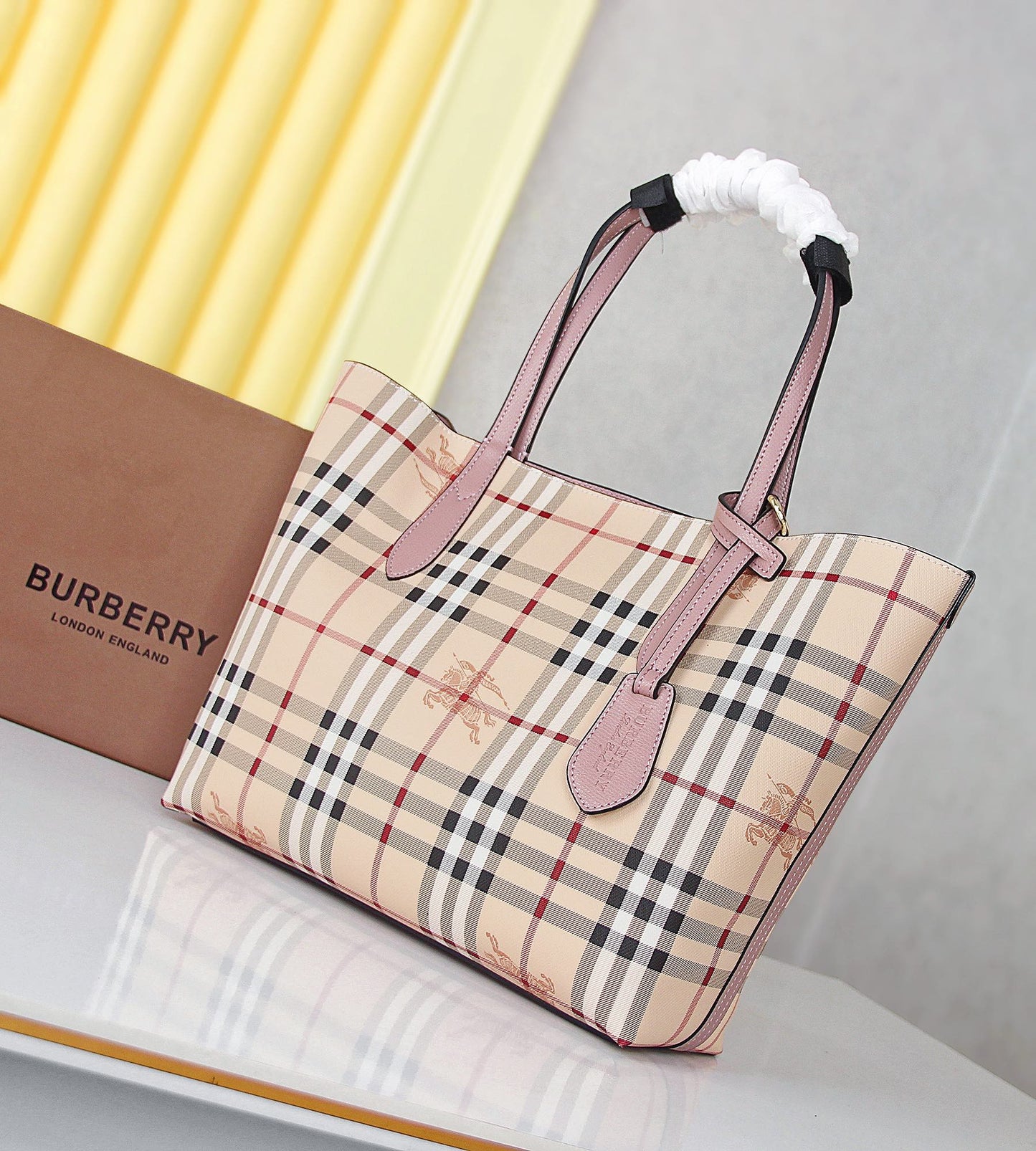 2XR267B  Fashionable leather bag 