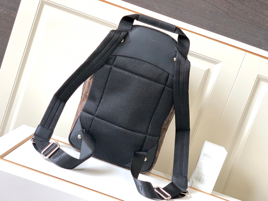 2XE356B Fashion leather backpacks