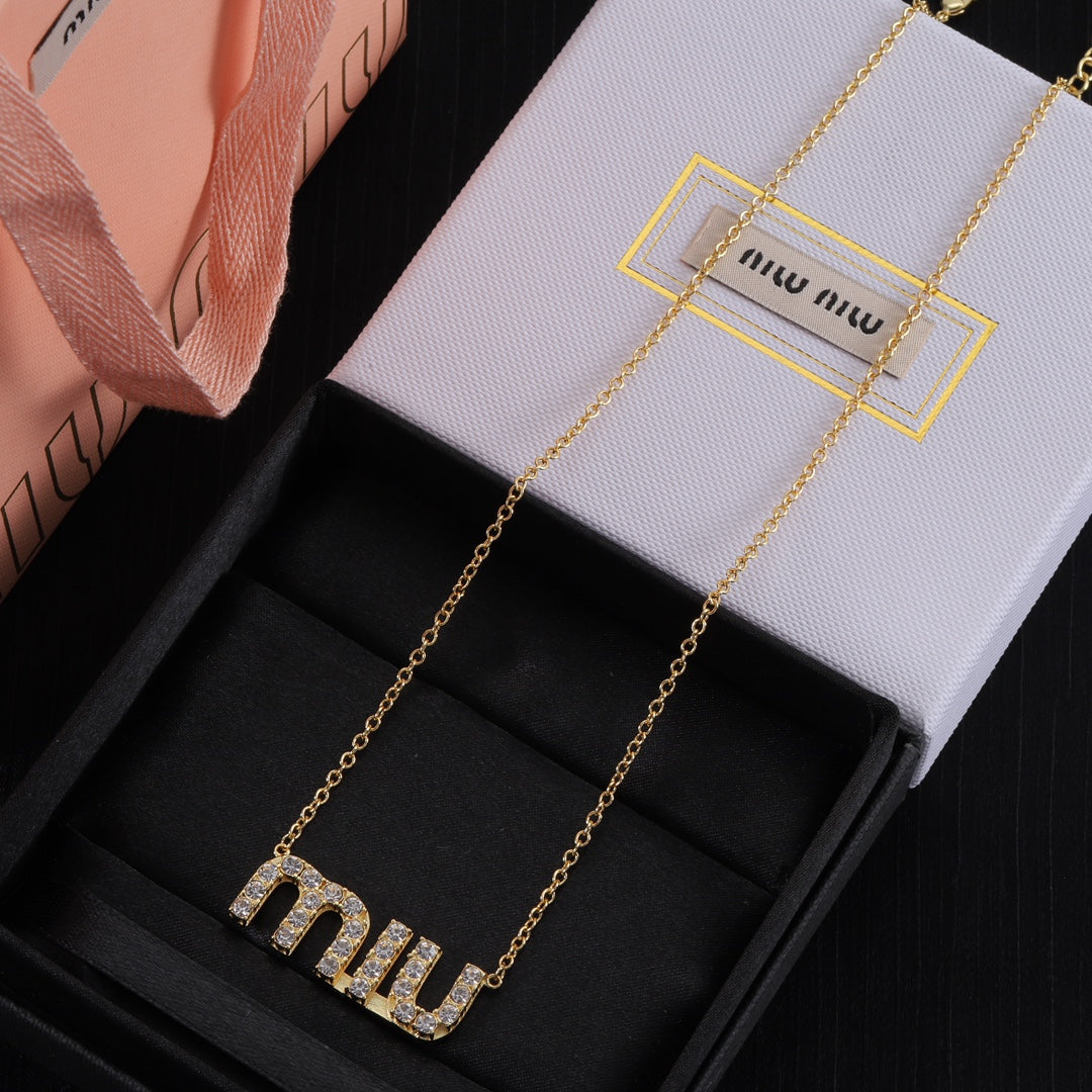 14A685K  Fashion  Necklaces