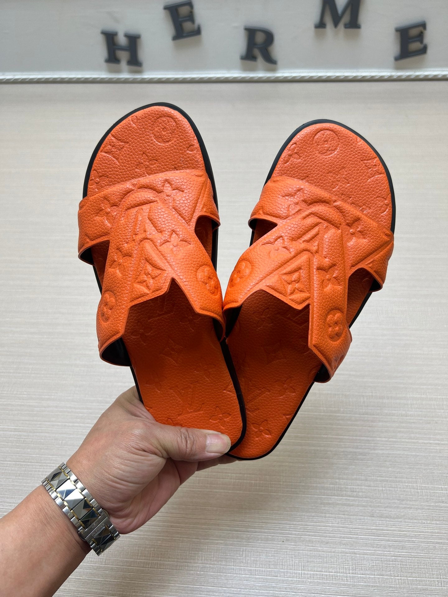 54E34Z  fashion slippers