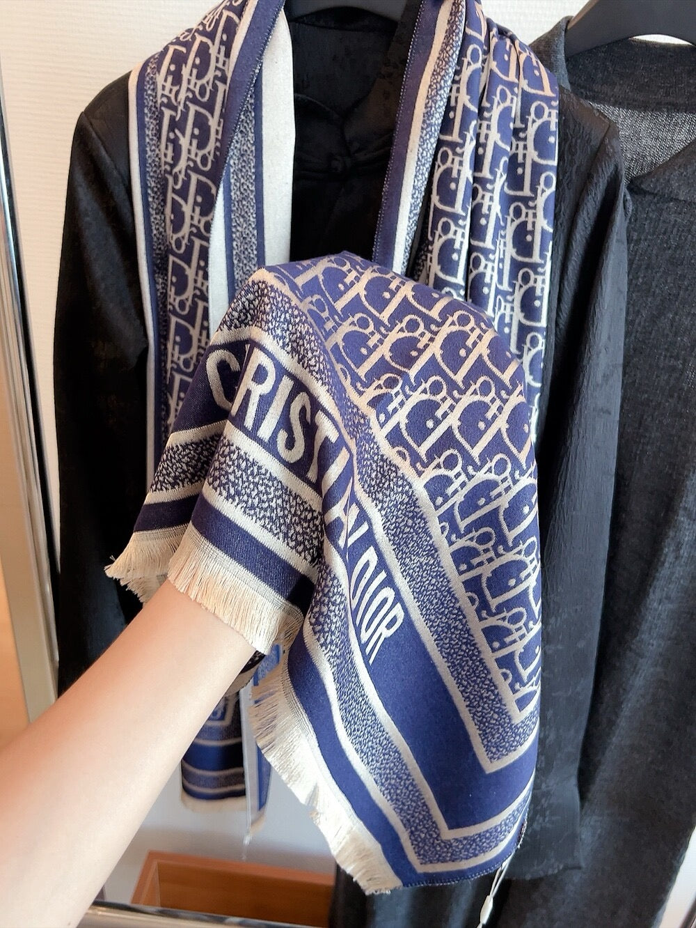 14D284W　Fashion scarves