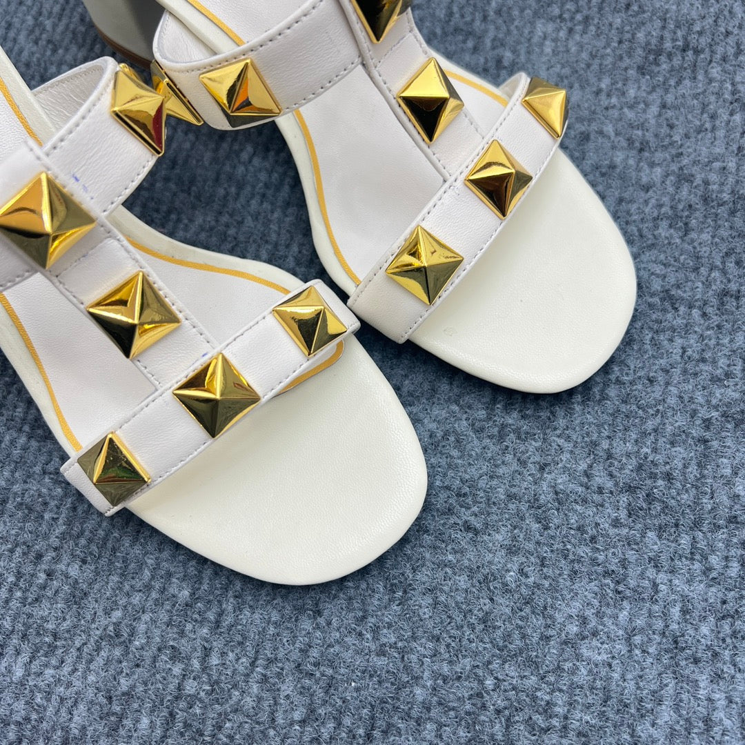 1: 1 High quality leather sandals 5YVL65Z