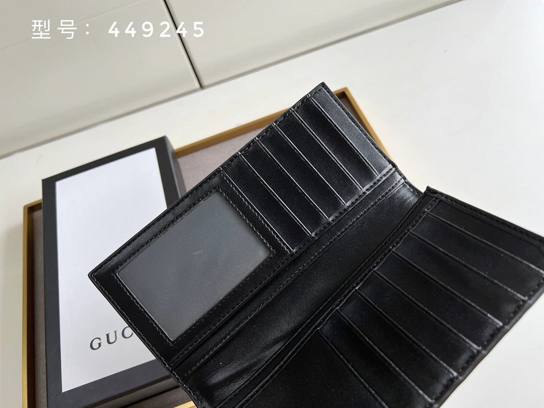 1XB383B  Fashionable leather wallets